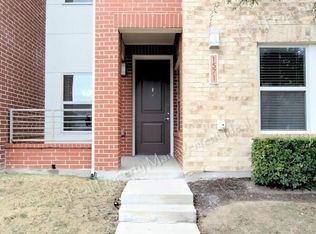 1571 Fiji St, Dallas, TX 75203