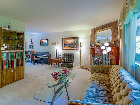 4th image of 432 S Oak Knoll Ave APT 5