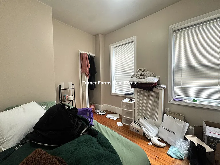 241 Maverick St — Photo 11