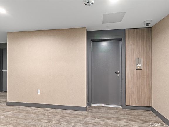 4th image of 39 S Los Robles Ave #6020