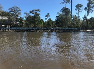 957 Dolphin Rd, Milton, FL 32583