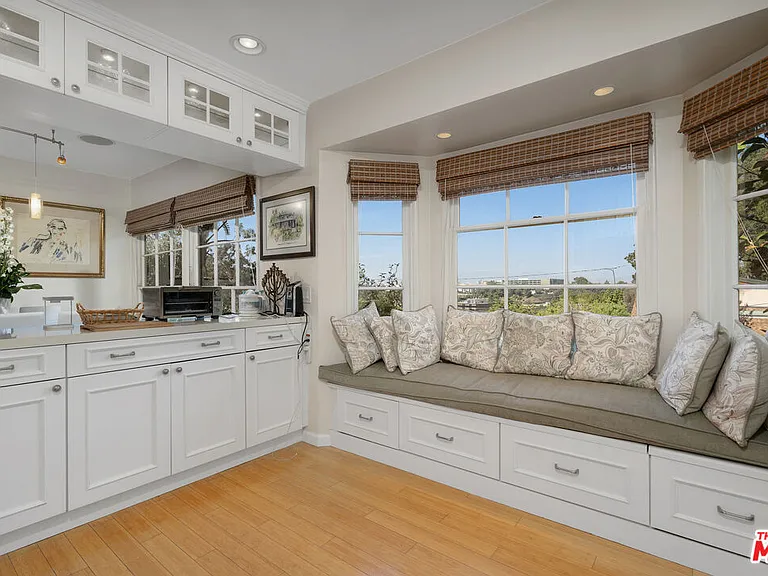 3331 Bennett Dr — Photo 16