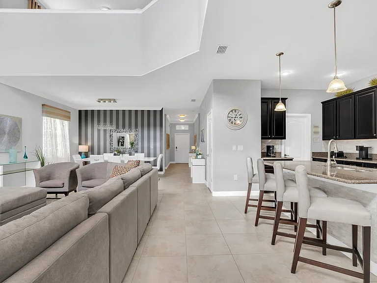 Majesty Palm Rd — Photo 19