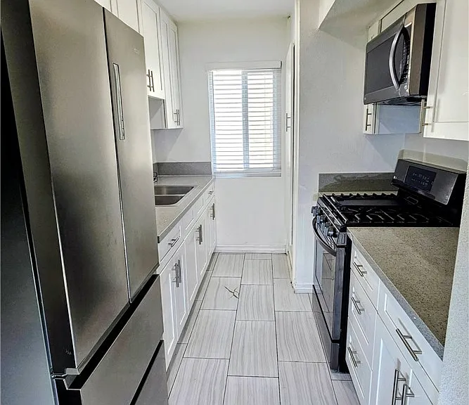 1139 W Badillo St — Photo 8