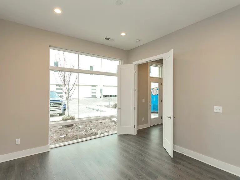 333 Douglas Ave — Photo 10