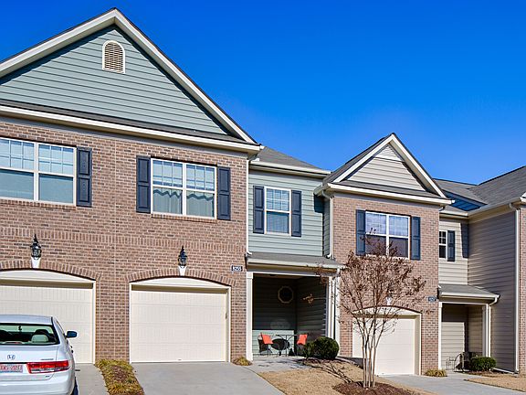 Middle Unit. Built in 2010. Energy Efficient. Low Utility Bi