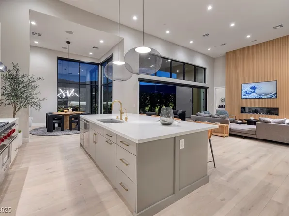 10781 Agate Cliffs Ave, Las Vegas, NV 89135