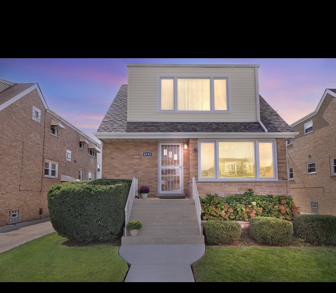 2 bed, 1098 sqft, $2,050 — Photo 1
