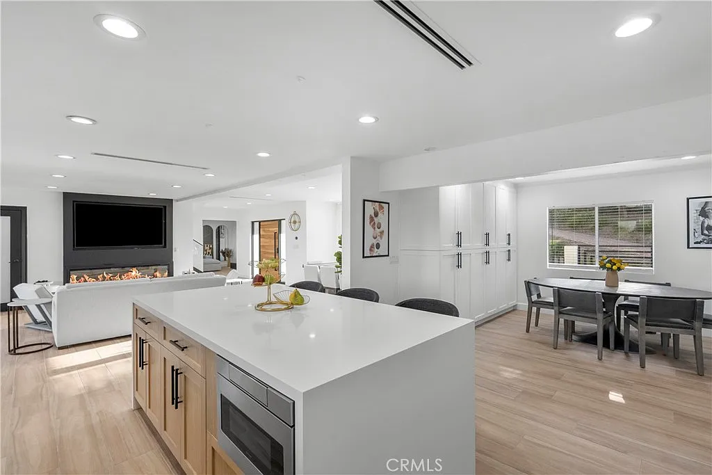 7 bed, 3788 sqft, $15,000 — Photo 3