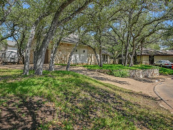 2nd image of 7704 Bramblewood Cir