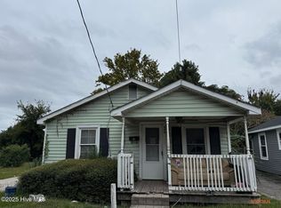 606 W 9th St, Washington, NC 27889