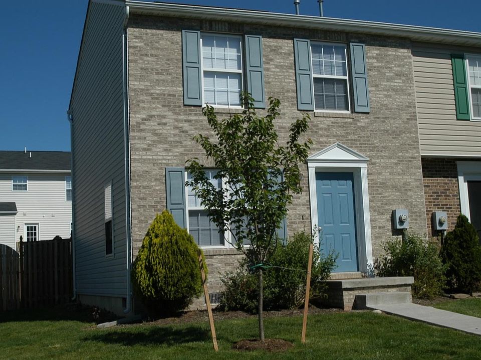 1st image of 421 Surrey Club Ln