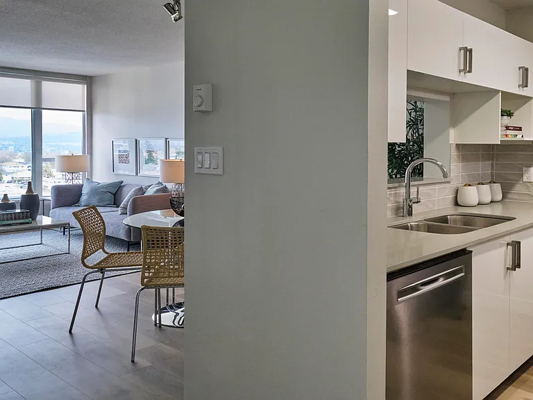 3433 Crowley Dr — Photo 1