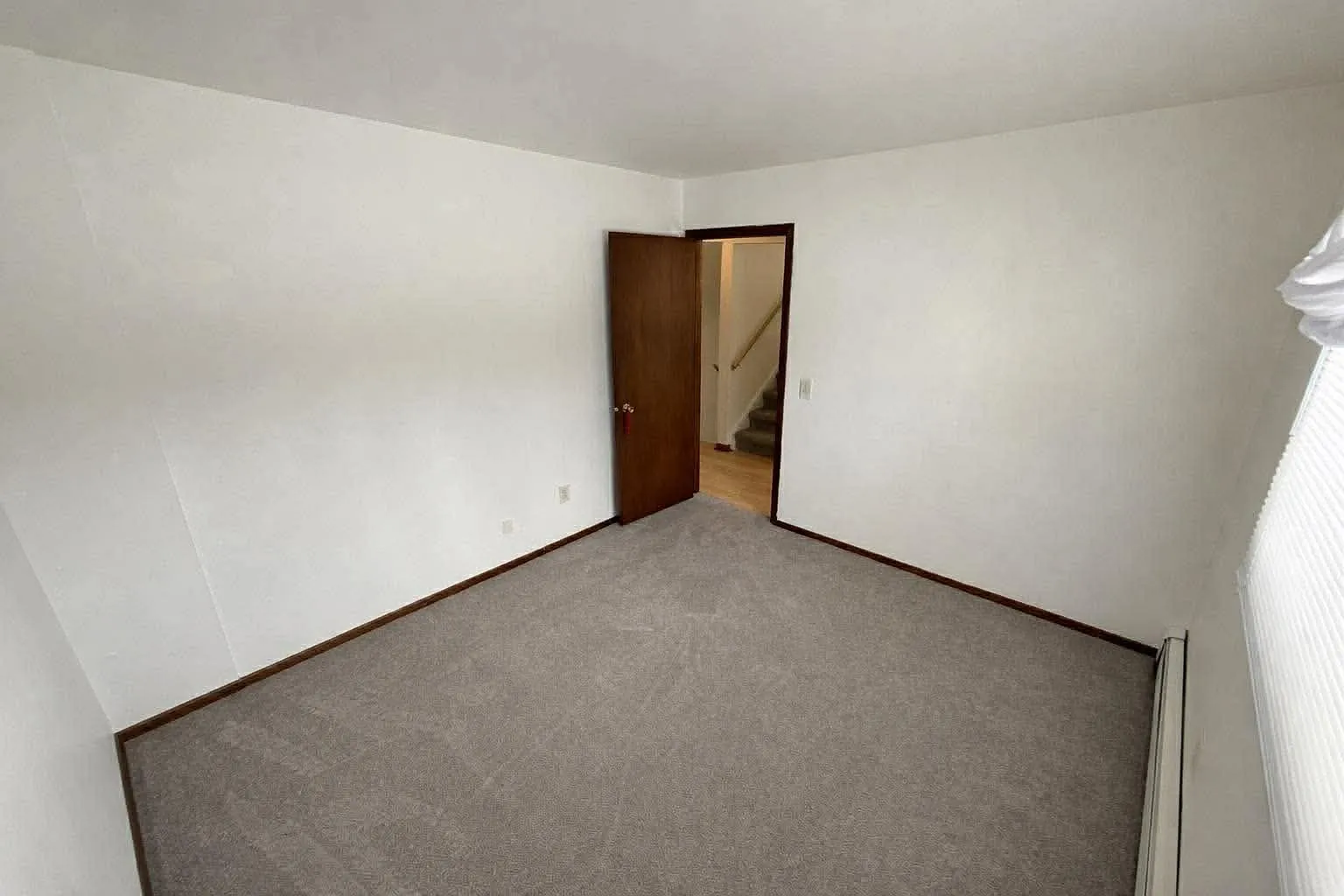 3 bed, 3950 sqft, $1,950 — Photo 4