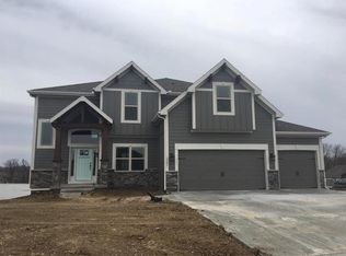 4800 NW Montebella Dr, Riverside, MO 64150