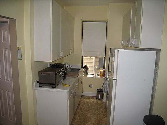 4th image of 2307 32nd St APT 2A