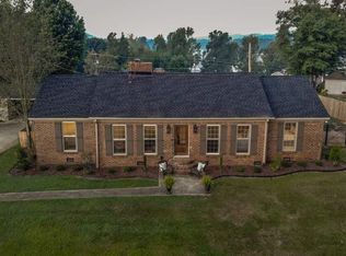 6105 Spring Creek Dr, Guntersville, AL 35976