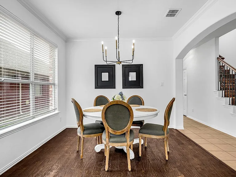 2208 Stuttgart Dr — Photo 6