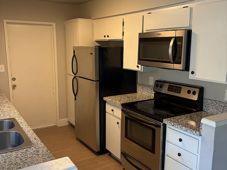 2243 Helm Ave #102 — Photo 10