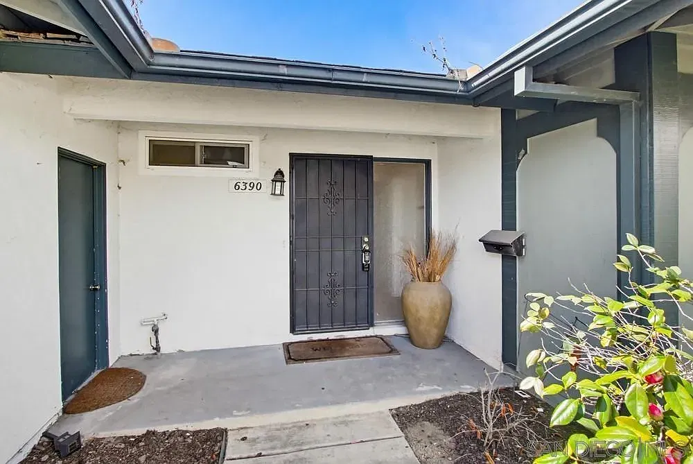 3 bed, 2.0 bath, 1645 sqft, $5,000 — Photo 4