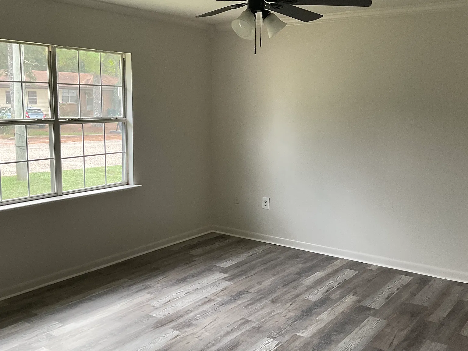 170 Colonial Cir NE — Photo 4