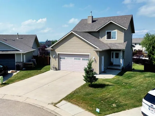 8 S Logan Ct, Sylvan Lake, AB T4S 2P4
