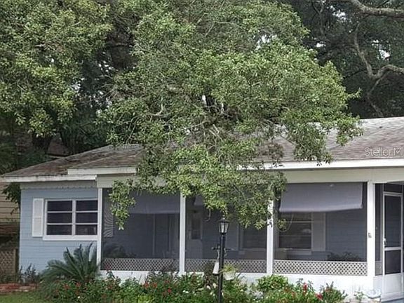 2nd image of 2455 Royal Rd