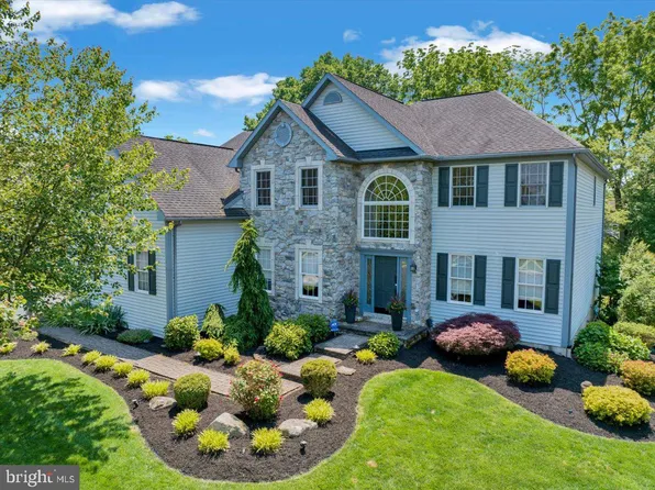 17 N Carolina Ave, Sinking Spring, PA 19608