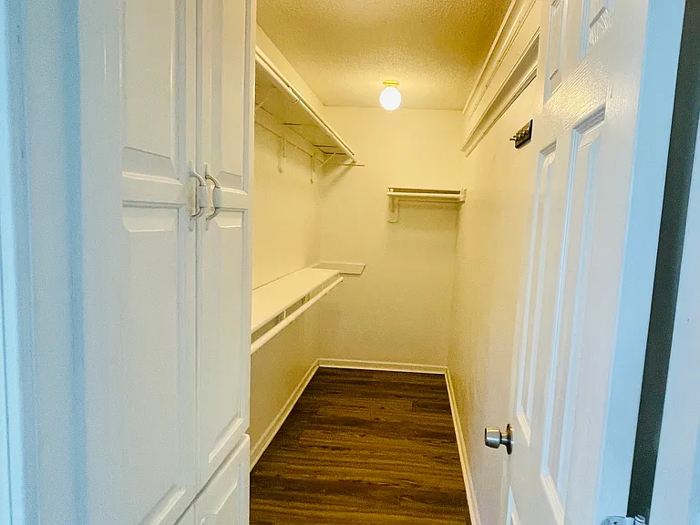 1704 NE Whitestone Dr — Photo 18