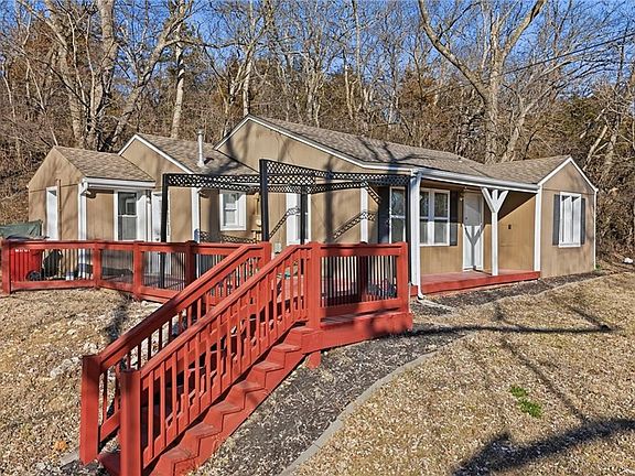 3rd image of 20118 E Truman Rd