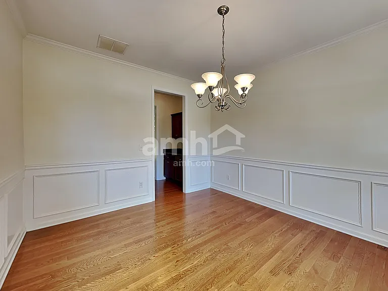 35 Hampton Pl — Photo 7