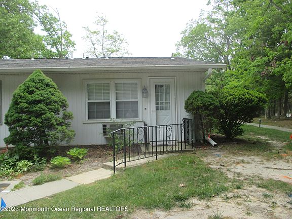 2nd image of 302A W Malvern Court