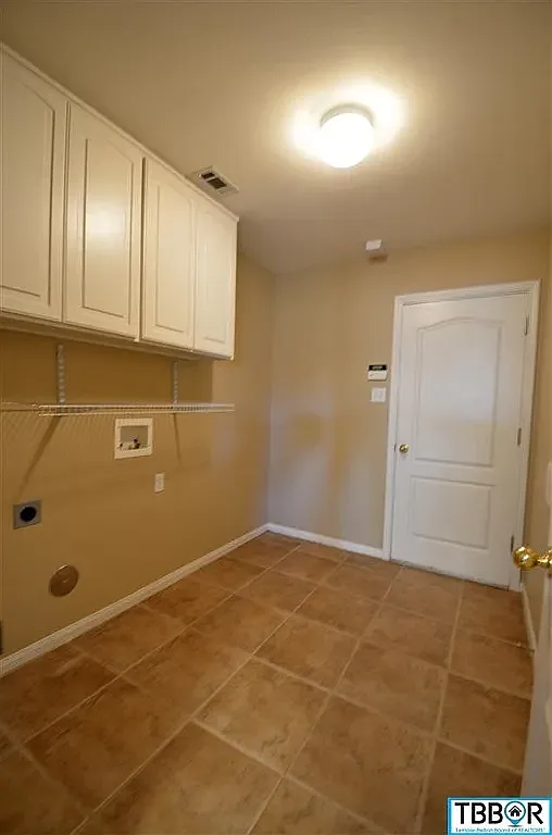 4 bed, 1981 sqft, $2,115 — Photo 3