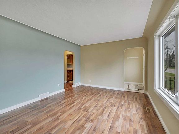 5th image of 4030 S 51a St