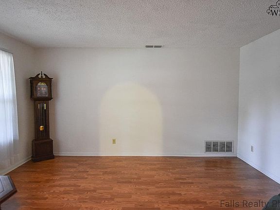 3rd image of 1519 Celia Dr