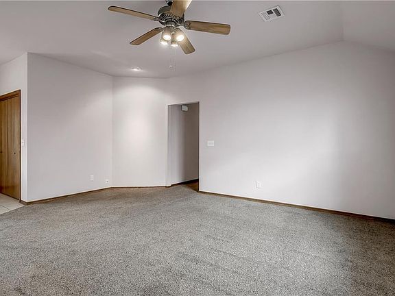 3rd image of 3832 S Southwind Ave