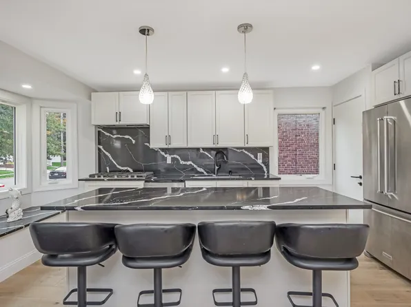 206-15 Richland Avenue image 14 of 37