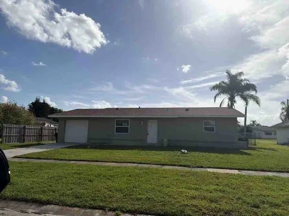 643 SW Ivanhoe Dr, Port Saint Lucie, FL 34983