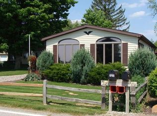 727 Lake Dr, Coldwater, MI 49036