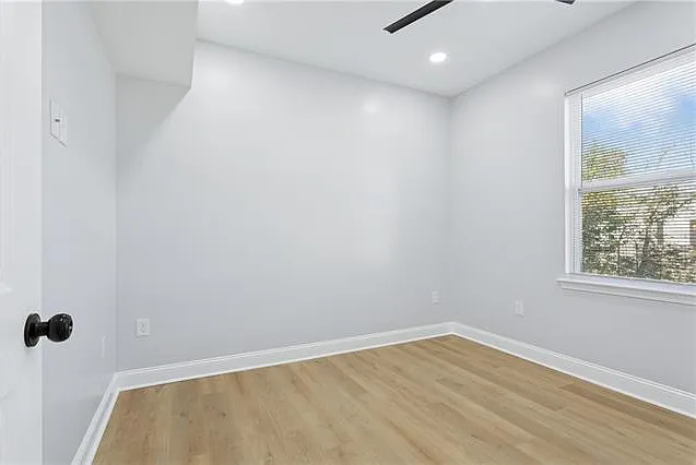 3514 Hamburg St — Photo 10