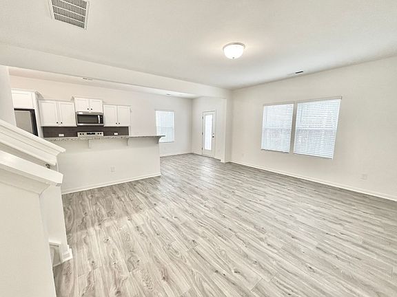 2nd image of 117 Lorcan Ln