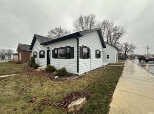 121 N Mulberry St, Churubusco, IN 46723