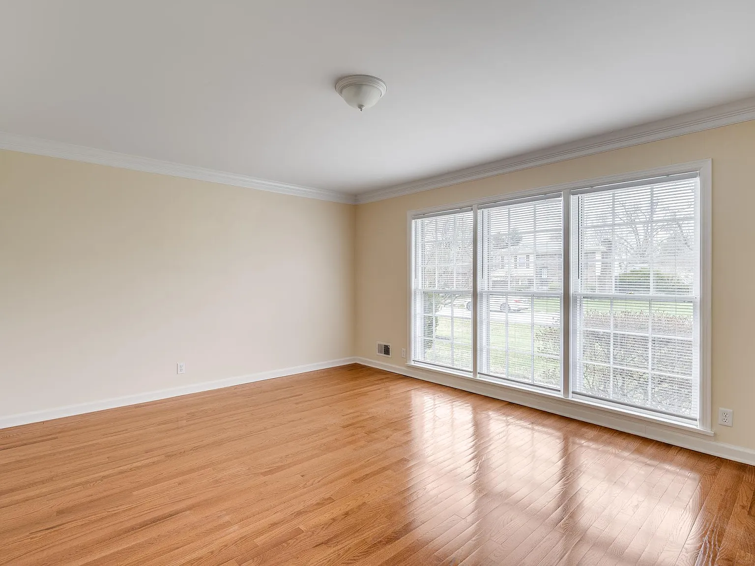 3 bed, 1669 sqft, $2,750 — Photo 4