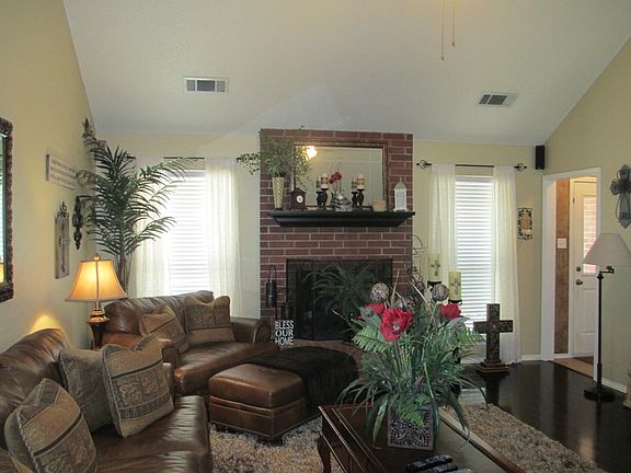 2nd image of 2601 Spartan Dr