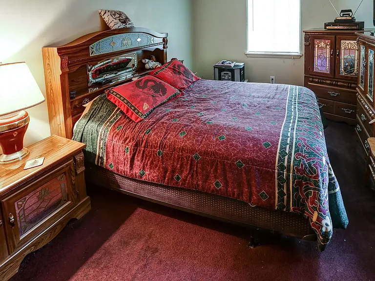 The Creekside Manor Apartments — Photo 12