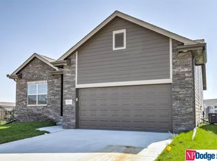7423 N 175th Cir, Bennington, NE 68007