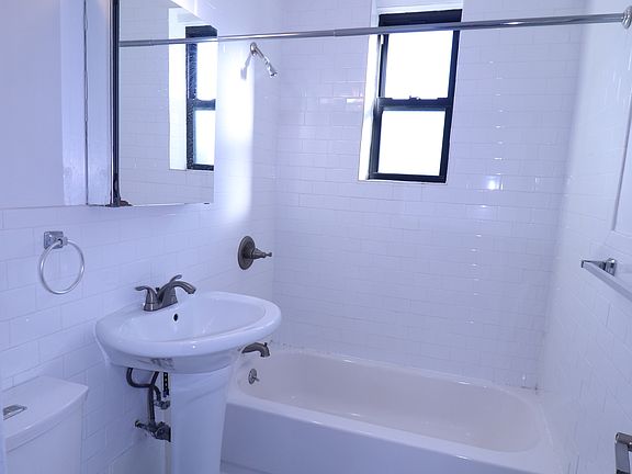 2nd image of 14345 Sanford Ave APT 309