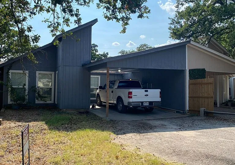 1216 Elm Ct — Photo 1