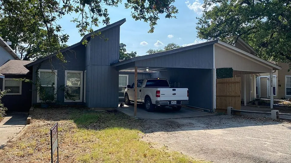1216 Elm Ct