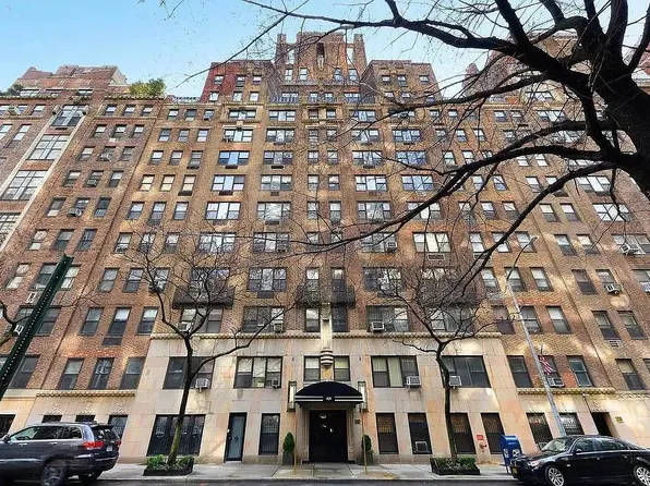 424 East 52nd Street 5E image 9 of 10